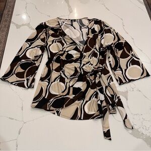 Essentials By Milano Vintage Y2K Wrap Top Womens 1X Brown Ivory Retro Career Geo